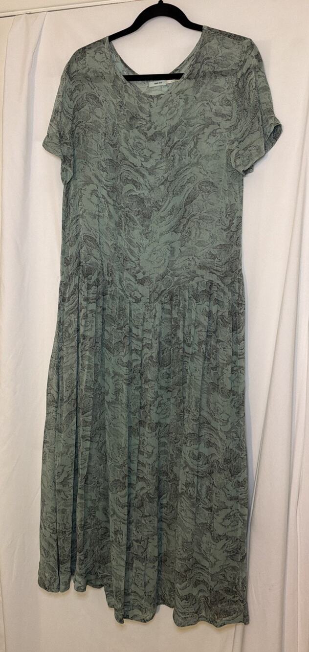 Romantic Kimchi Blue Shear Green Floral Midi Dress Short Sleeve Size L Unlined